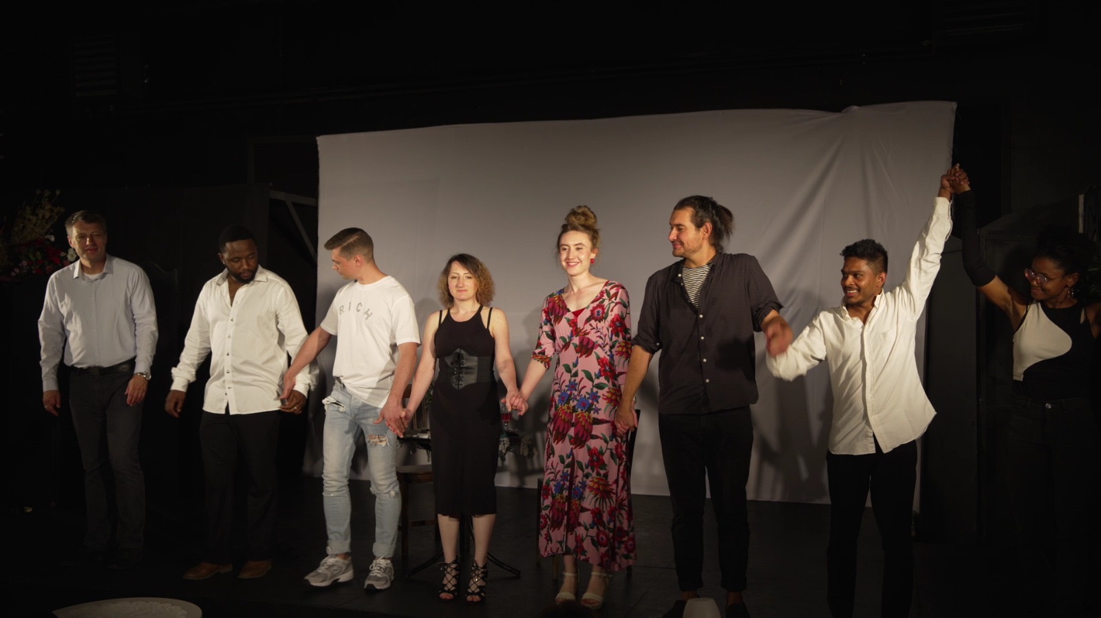 DUE DATE spektakl i spotkanie z  grupą Open City International Theater / PRZYSTANEK POZNAŃ